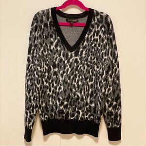 Banana Republic Marino wool, gray animal print V-neck sweater XS
